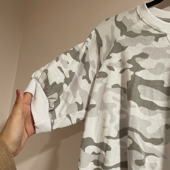 Sundry Evereve Camo Short Sleeve Sweatshirt Sz Small - Picture 5 of 5